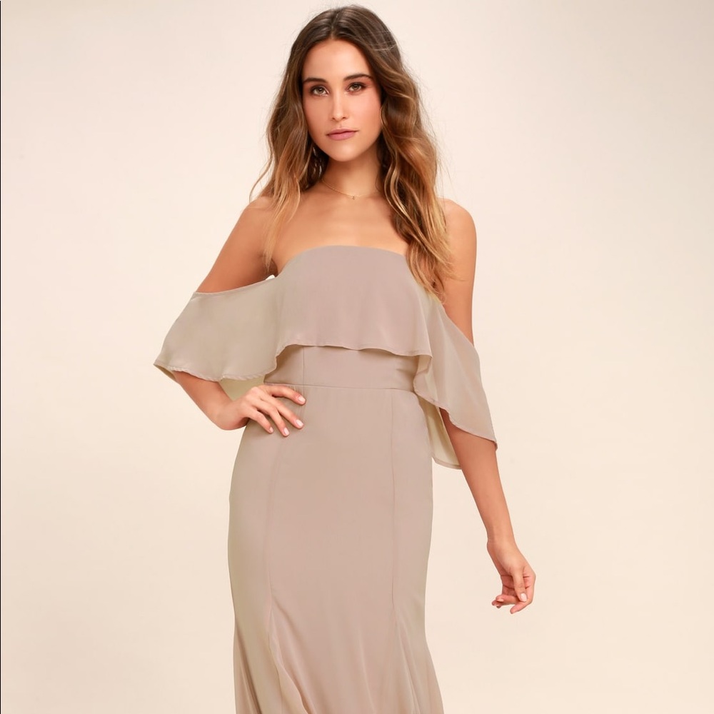 Lulus cold-shoulder maxi dress
